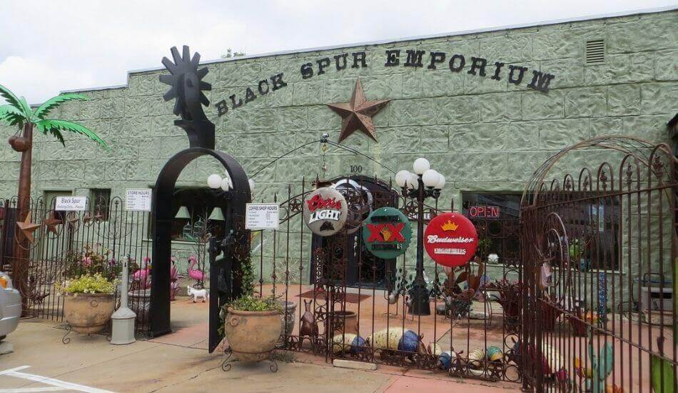 Black Spur Emporium shopping store in Johnson City TX